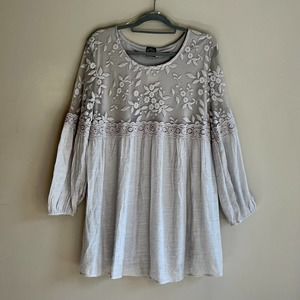 Cal Style Gray Lace Yoke Tunic Size XL Crinkle Material Lace Top Fully Lined NWT